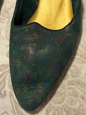 UNISA paisley flats size 8 1/2B
